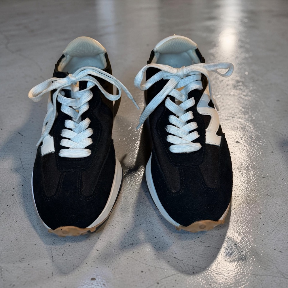 Steve Madden Campo Black White Women’s Retro Runner Sneakers Size 8 Chunky Sole